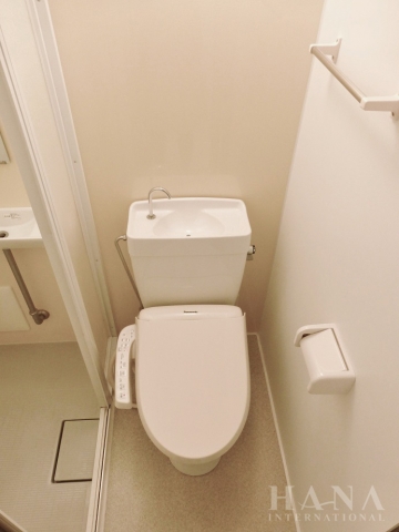トイレ　同タイプ参考写真です。