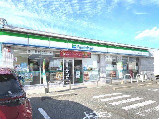コンビニ　ファミリーマート長島長徳店（コンビニ）まで88m