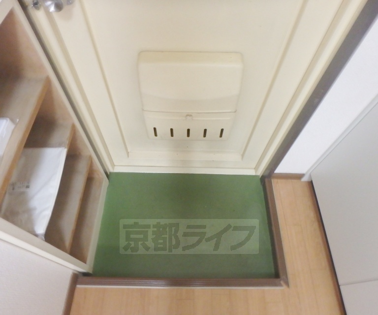 玄関　段差が低くて上がりやすい玄関です。
