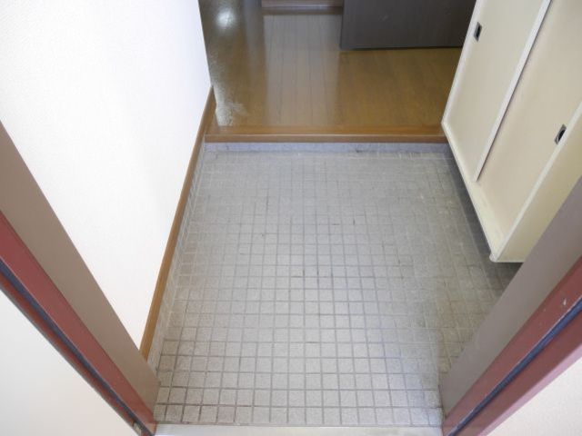 ゴールデンヒルズの玄関写真