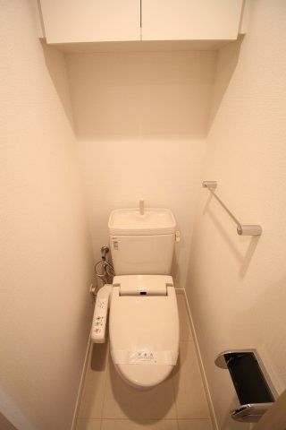 トイレ　（別タイプ参考写真）コンシェリア駒込ＥＡＳＴ　北区中里1