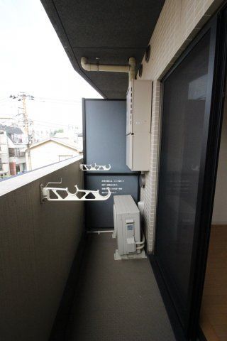 バルコニー　（別タイプ参考写真）コンシェリア駒込ＥＡＳＴ　北区中里1