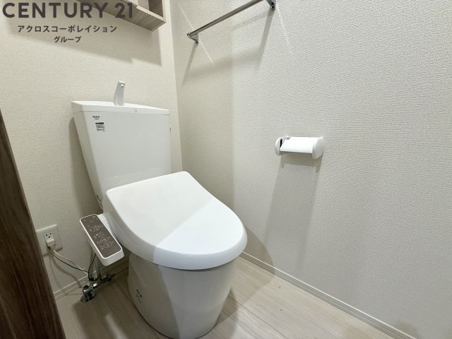 トイレ　温水洗浄便座付き！