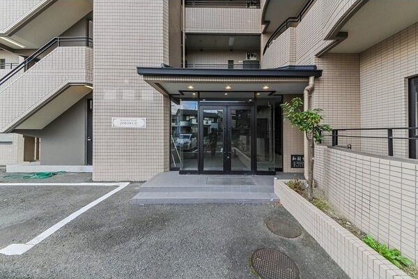 名鉄名古屋本線 新川橋駅 徒歩30分 6階建 築37年の外観写真