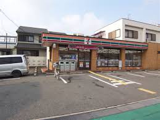 コンビニ　セブンイレブン（コンビニ）まで600m