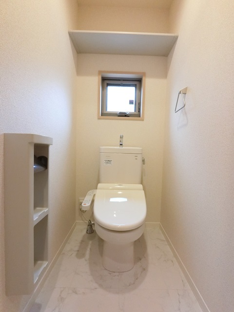 トイレ　※写真は同タイプのお部屋です※