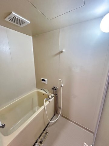 バス・シャワールーム　別号室の写真です。ご参考までに