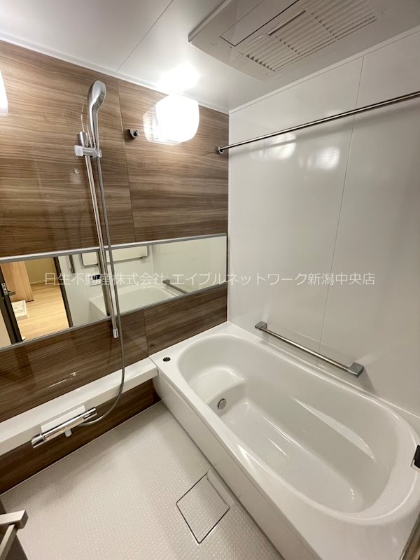 バス・シャワールーム　同間取り参考写真
