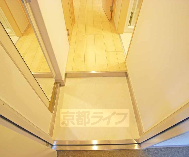 玄関　広々とした玄関です。