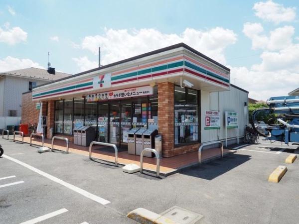 コンビニ　セブンイレブン吉川平沼店（コンビニ）まで236m