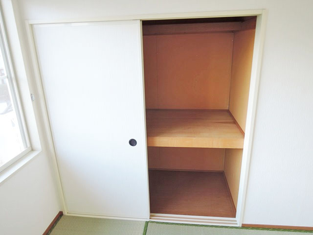収納　押入