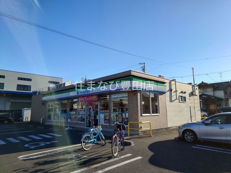 コンビニ　ファミリーマート刈谷市かりがね店（コンビニ）まで368m