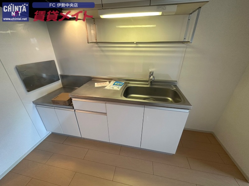 キッチン　別部屋反転参考写真です