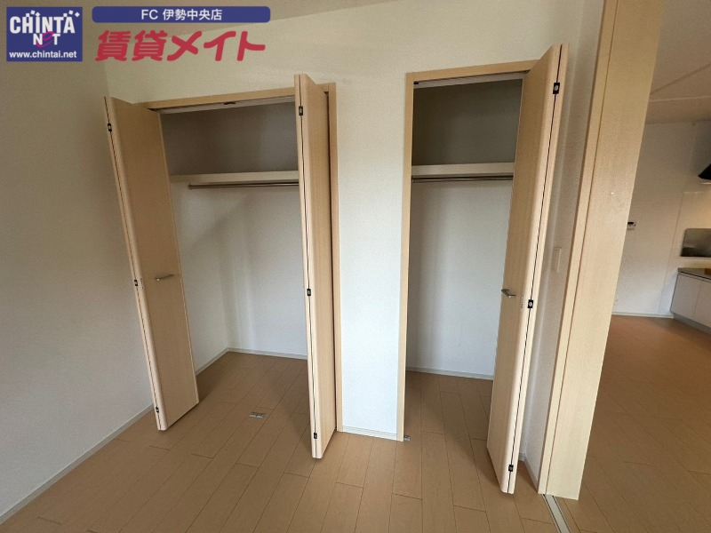 収納　別部屋反転参考写真です