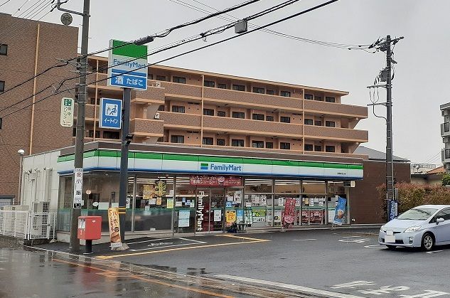 コンビニ　ファミリーマート 指扇駅北口店（コンビニ）まで300m