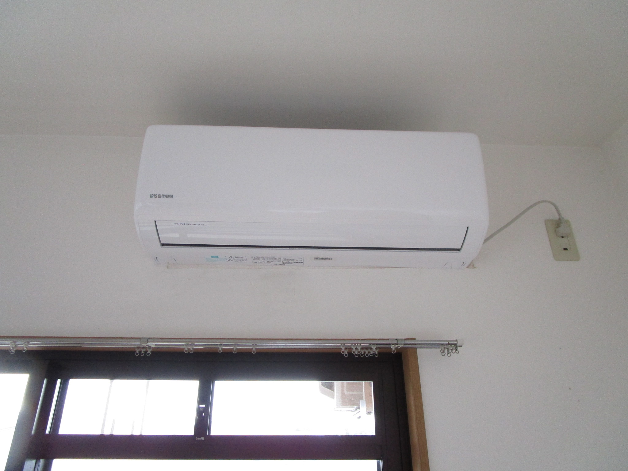 その他設備　リビングエアコンは容量も大きいタイプを採用。