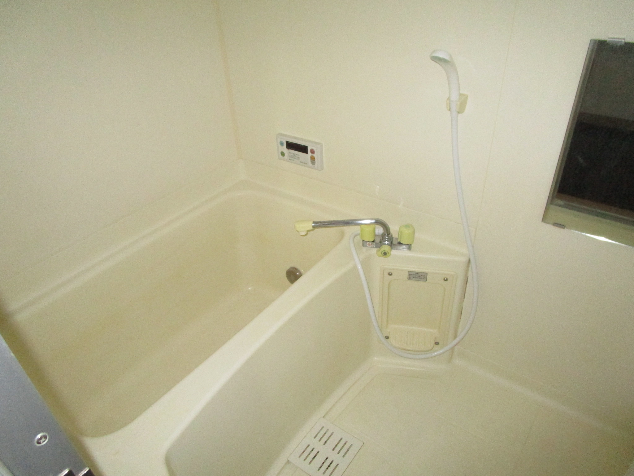 バス・シャワールーム　追い焚き機能付きバスルーム