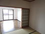 その他部屋・スペース　リビングに接した4.5畳の和室付き。