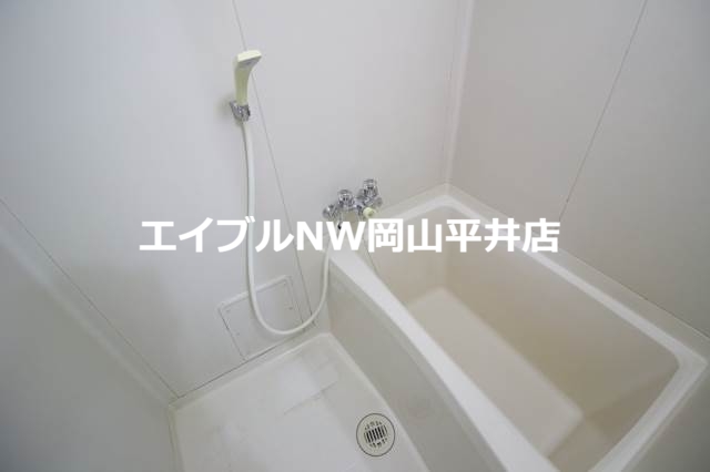 バス・シャワールーム　※同タイプのお部屋の写真です