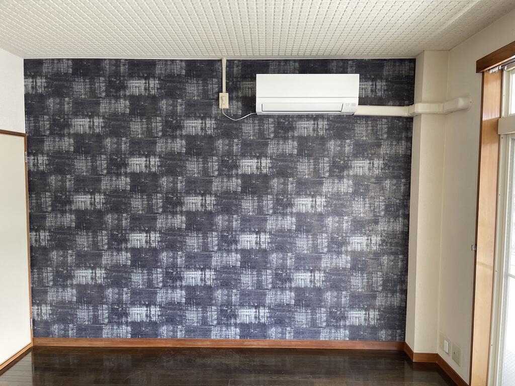 居室・リビング　アクセントクロスがおしゃれです