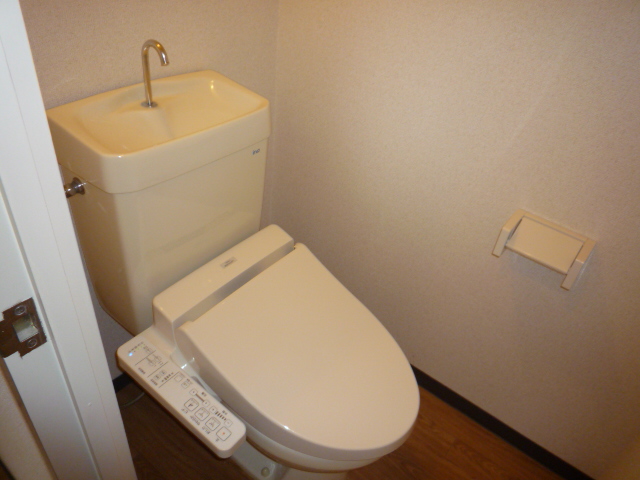 都営三田線 水道橋駅 徒歩4分 12階建 築43年のトイレ写真
