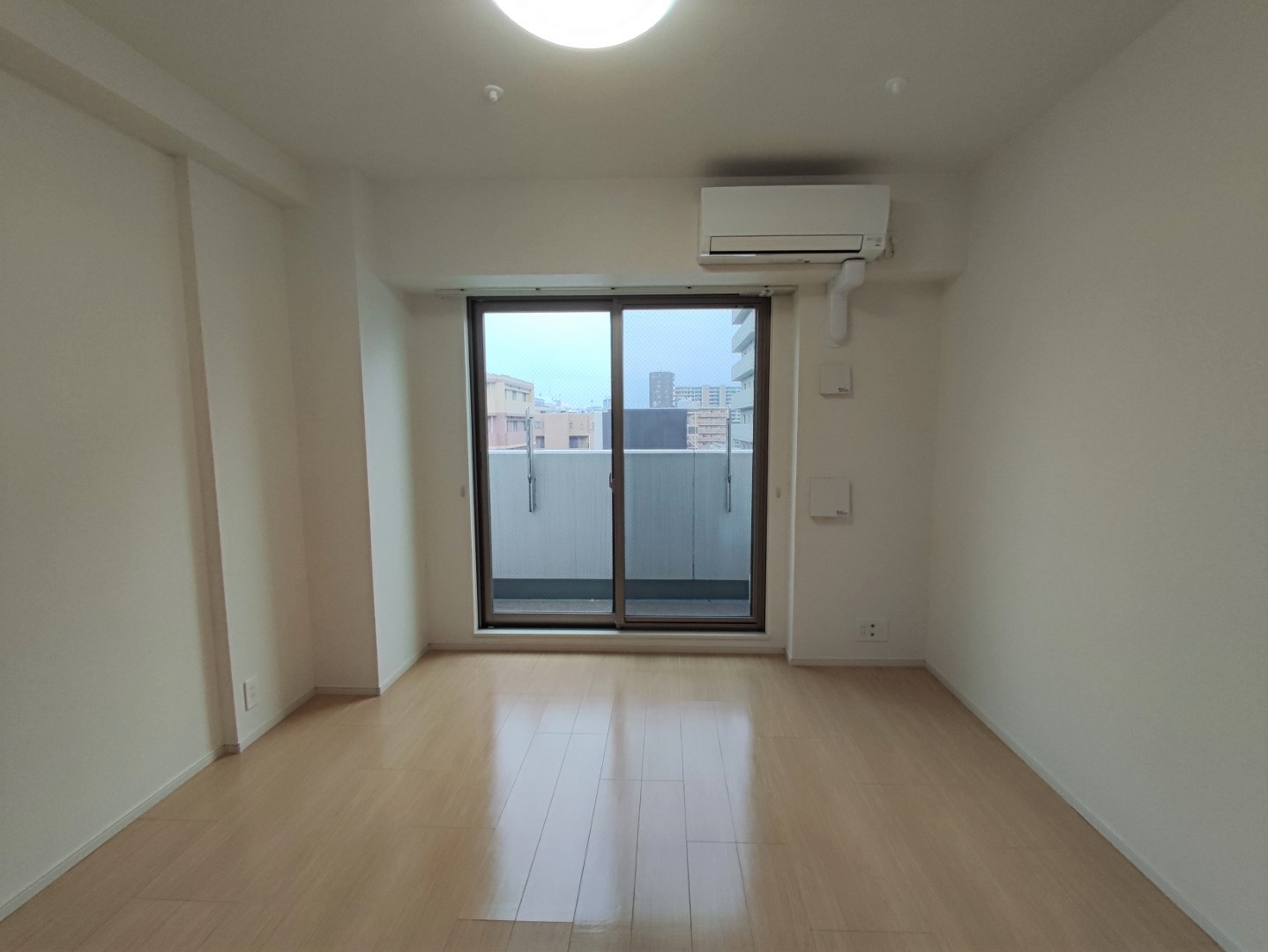 居室・リビング　参考写真　南向きのお部屋です