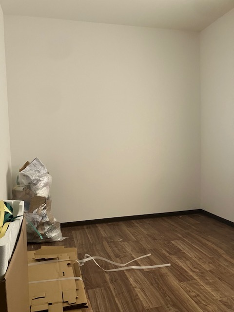 居室・リビング　洋室　改装中