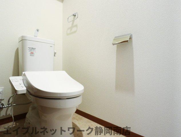 トイレ　落ち着いたトイレです