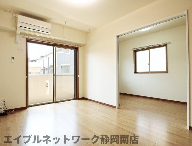居室・リビング　使いやすい居間です