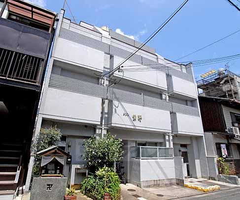 【京都市北区紫野上野町のマンションの建物外観】