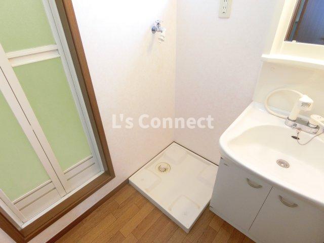 その他設備　室内洗濯機置き場には排水パン付き。