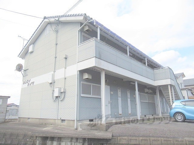 甲賀市水口町下山のアパートの建物外観
