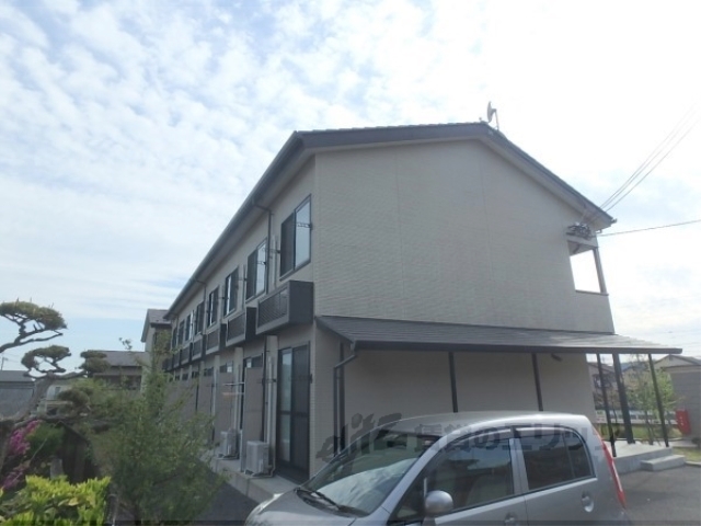 京都市左京区岩倉花園町のアパートの建物外観