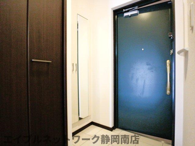 玄関　明るい玄関です