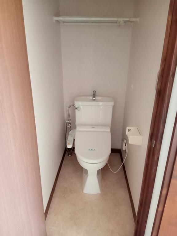 トイレ　温水洗浄便座