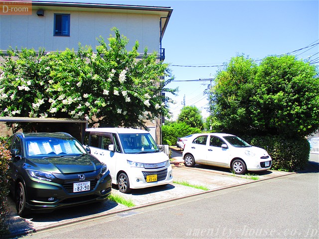 駐車場　●敷地内駐車場一台込（無料）