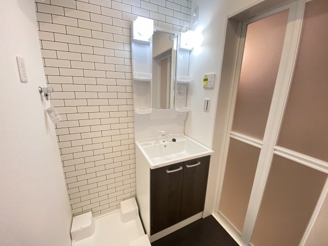 洗面設備　独立洗面台で身支度をすべて済ませてしまいましょう