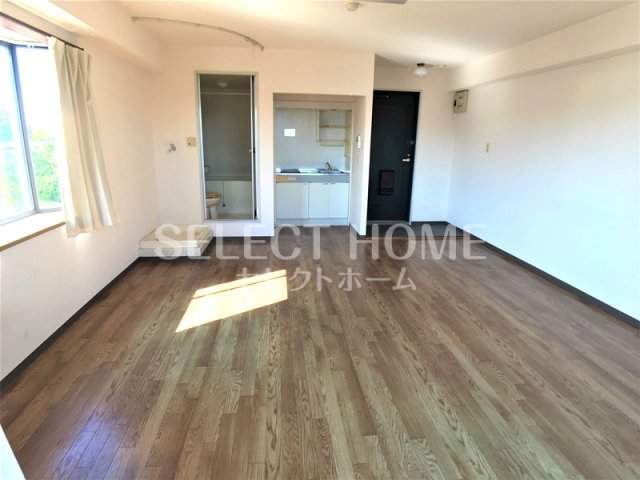 その他部屋・スペース　開放的な寝室です 同型タイプ