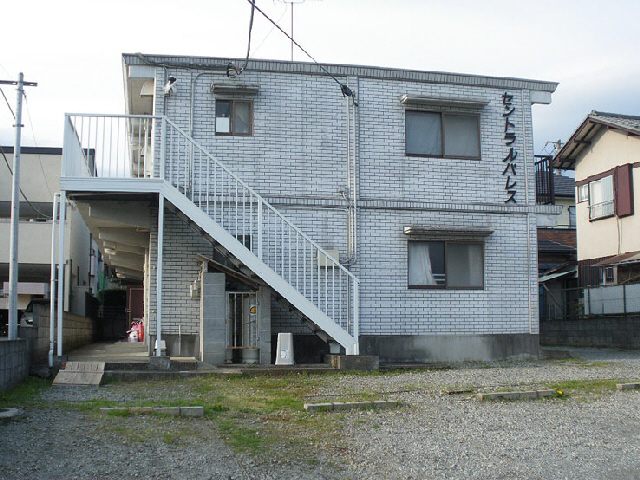 【田方郡函南町仁田のアパートの建物外観】