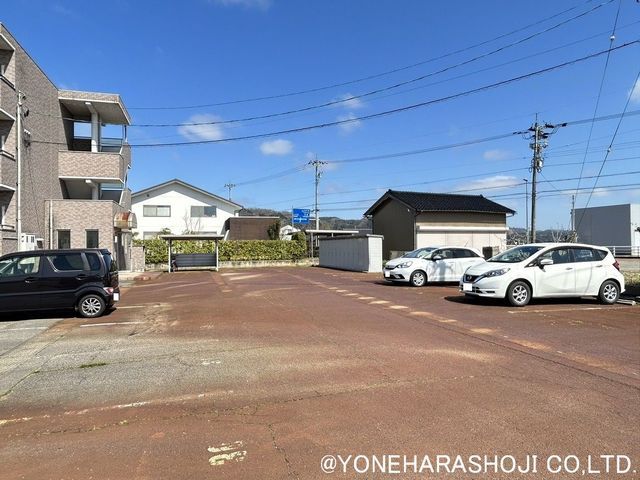 【パルティール土屋の駐車場】