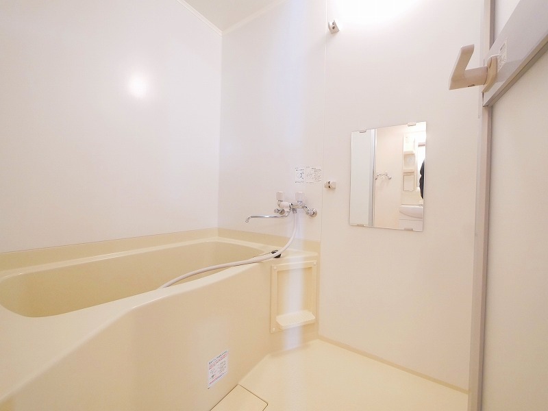 バス・シャワールーム　綺麗なお風呂で1日の疲れを癒してください！