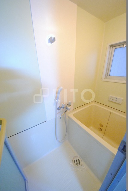 バス・シャワールーム　写真は１０３号室