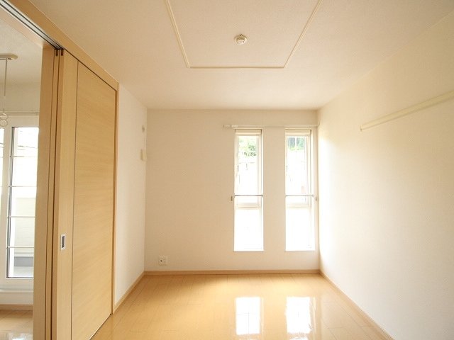 その他部屋・スペース　落ち着いて過ごせるお部屋なので、寝室にいかがでしょうか