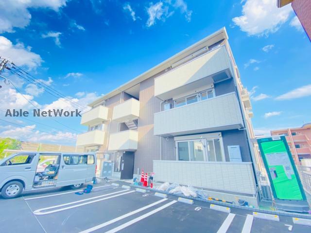 【熊本市東区長嶺東のアパートの建物外観】