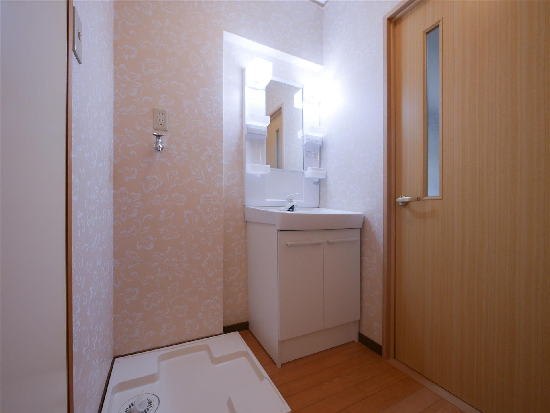 洗面設備　独立洗面台！朝の準備もラクラク！！