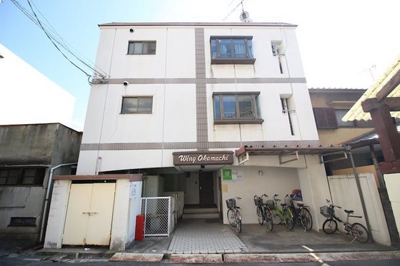 岡山市北区岡町のマンションの建物外観