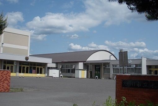 【旭川市永山一条のマンションの小学校】