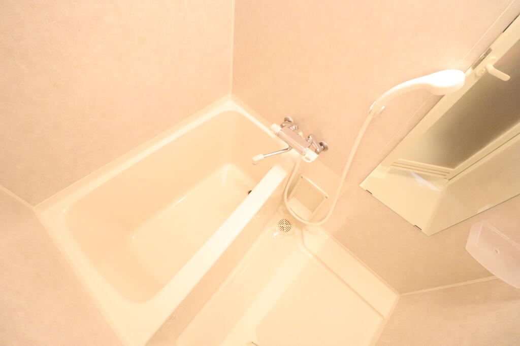 バス・シャワールーム　鏡付が嬉しいバスルーム