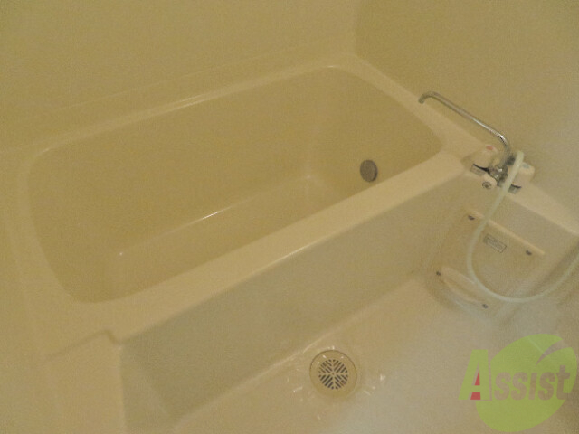 バス・シャワールーム　バスルームは一日の疲れを癒す大切な場所です。