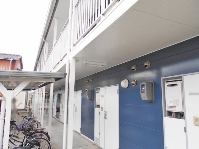 エントランス　備品や設備仕様は号室等により異なります現地をご確認下さい。